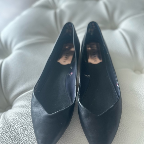 Ted Baker Mancie Black Pointy Toe Ballet Flat - Picture 9 of 9